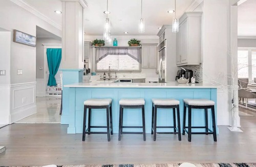 Thornton Park House | LUXURY 6000 sqft Mansion Downtown Orlando 6BR/5BA SLEEPS 14 Arcade Rooftop Deck
