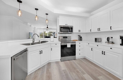 Calusa Bay North Condo | Luxury Condo 3 Bed/2 Bath, Calusa Bay, gated, 2 mi Vanderbilt Beach, Mercato