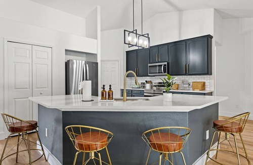 Legacy Park House | Luxury Corner Home, Arcade, Heated Pool & Spa. No extra fees. Pet Friendly.