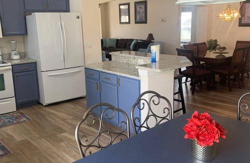 Orange Tree Villa | Luxury Disney/Golf Villa Retreat - 5BR/4BA Pool Home - Sleeps 10