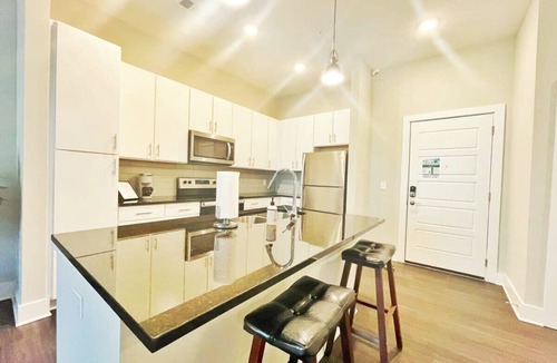 San Marco Apartment | ★ Luxury Downtown ★ 1BDR APT Convenient Location to DT + Town Center