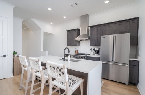 Tuscaloosa House | Luxury Downtown Home with View of the Stadium