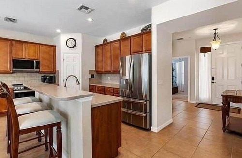 Watersong House | Luxury Family Getaway 4 Bedrooms 5 Bathrooms 25 Minutes to the Disney Magic!