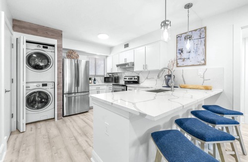 Wesley Chapel Condo | Luxury Golf Retreat | Private Studio Suite & Water Views | Optional Saddlebrook Resort Amenities