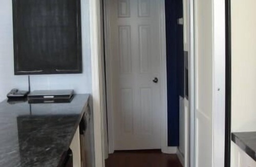 Hollywood Condo | Luxury Hollywood Beach Cottage, Modern Amenities steps from beach and boardwalk