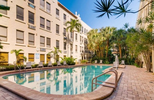 Palm Beach Condo | Luxury Island 2bd/2ba Penthouse | Amenity Pool