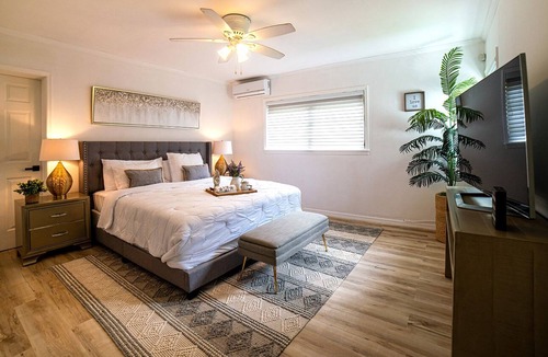 Pinecrest Villa | Luxury Miami Village w/Pool+Grill+MiniGolf