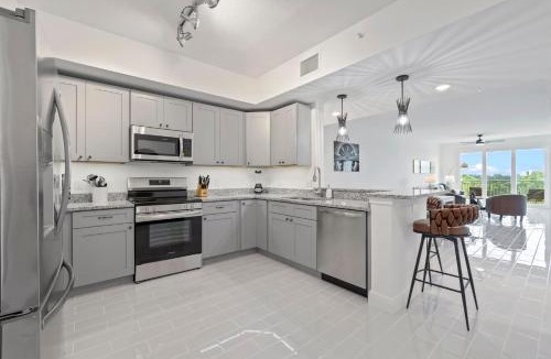 Merritt Island House | Luxury River Front Secluded Condo w Resort Amenities RFI 909