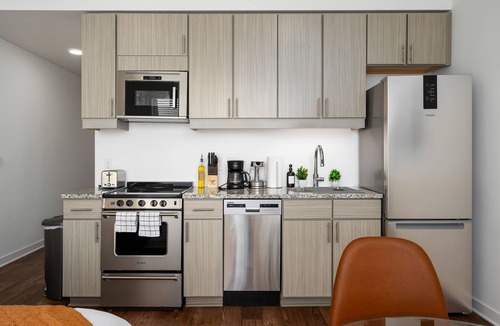 Birmingham Apartment | Luxury Studio in Prime Location l Private Balcony!