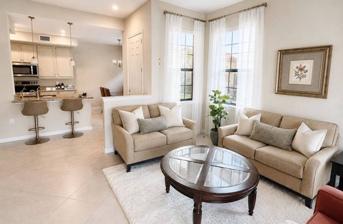 Paloma Condo | Luxury Waterfront home in Gated Community- Pool, Tennis & Near Beach, Dining