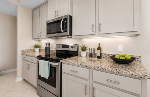 Paloma Condo | Luxury Waterfront home in Gated Community- Pool, Tennis & Near Beach, Dining