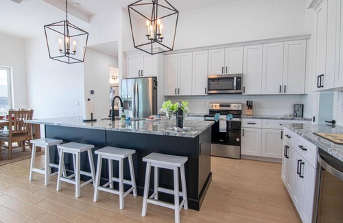 Pelican House | Luxury Waterfront 4BR Home w/Pool & Hot Tub