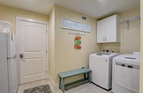 Sarasota House | Luxury Waterfront Home w/Private Heated Pool & Hot Tub | Walk to Lido Beach!