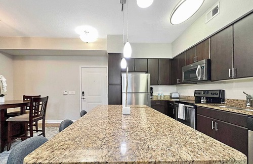 Carver City - Lincoln Gardens Apartment | Luxury Westshore Living, Work Desk, Pet Friendly!