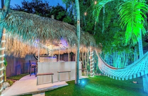 Victoria Park House | LVS Casa Floridita - 5 Bedroom/Heated Pool/Tiki/Outdoor Oasis