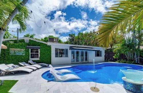 Victoria Park House | LVS Casa Floridita - 5 Bedroom/Heated Pool/Tiki/Outdoor Oasis