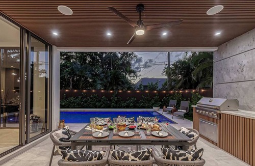 Victoria Park House | LVS Villa Enclave- Brand New Luxe Las Olas Beach Villa