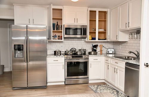 Madison House | Madison, Huntsville Alabama 4 Bedroom Vacation Rental on a 1 Acre Lot