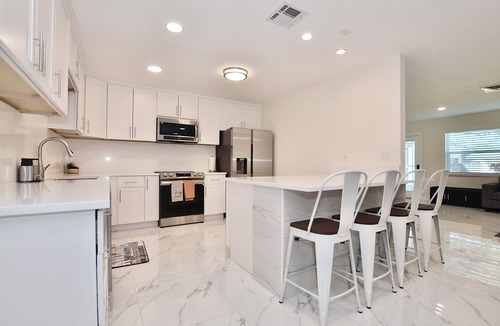 Stuart House | Madison Street Retreat- Fully Renovated 4 Bedroom/2 Bath with Game Room