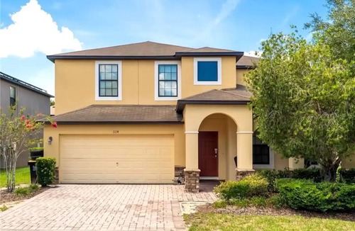 Thousand Oaks House | Magical Retreat Near Disney W/Private Pool!