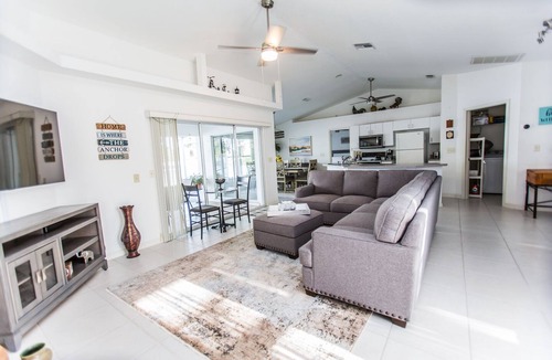 Mariner Villa | Magnificent View from Lake Sunrise Villa