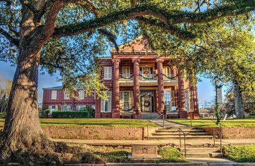 Natchez House | Magnolia Hall: Armstrong | 1/1, Private Ensuite Bath