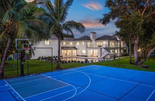 Palmetto Bay House | Maison – Luxe 9-Bed Estate with Pool & Court