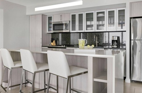 Marco Island Resort | Marco Island 2BR at Crystal Shores – Mid-Level Balcony, Pools & Beach Access