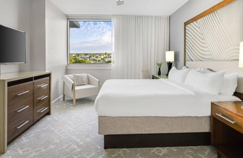 Marco Island Resort | Marco Island 2BR at Crystal Shores – Mid-Level Balcony, Pools & Beach Access