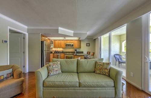 Marco Island Condo | Marco Island Condo w/Patio: Steps to Beach Access
