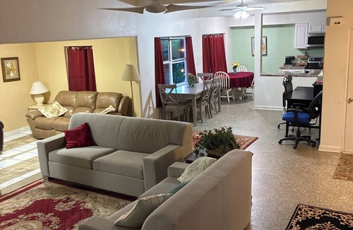 Fairvilla House | Marvelous 3-bedroom house with AC in sunny Orlando and Spa tub outside
