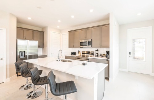 Reunion Hotel | Marvelous Townhouse near Disney with Resort & Waterpark Access - 7900DS