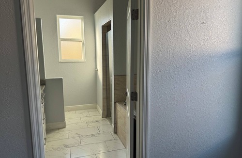 Jasmine Lakes House | Master's Bedroom with Separate Entrance - No Access to Kitchen and Living Room