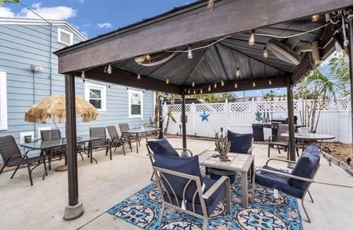 Gulfport Cottage | Mellow Mermaid at Beach Relaxmore - 110 yards to the bay beach!