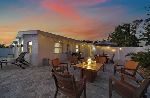 Alta Vista House | Memory‑Making Sarasota Stay with Heated Pool, Spa & Modern Comfort