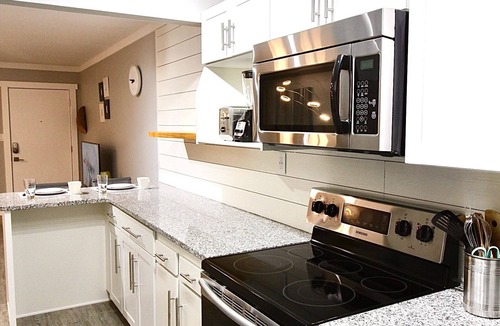 Decatur Apartment | Metro Flats Luxury 2-Bedroom in safe, peaceful, boutique apartment complex