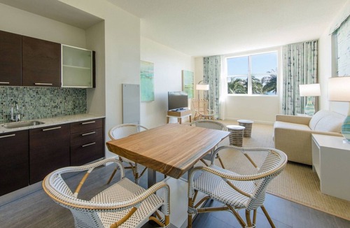 South Beach Resort | Miami Beach King Studio – Steps to Sand & Nightlife