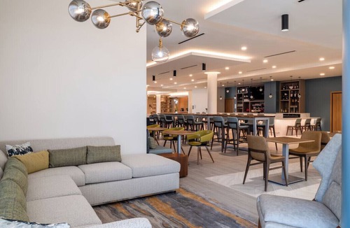 Ludlam Hotel | Miami Intl Airport 2 Queen with Gym & Pool