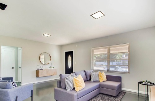 Liberty City Villa | Miami Luxe⭐️ close to Beach/Wynwood/Airport/Design District & Free gated Parking.