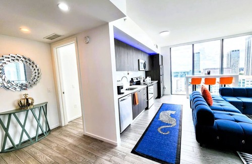 Downtown Miami Apartment | Miami Luxury 3BR - Stunning Skyline & Water Views - 100” Living Room TV