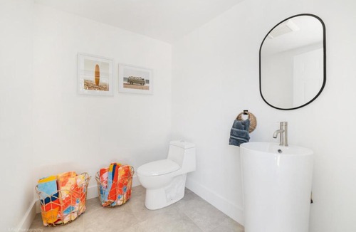 Cutler Bay House | Miami Paradise Resort- Htd Pool, Mini Golf, Playground, BBQ, baby items
