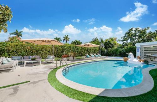 Cutler Bay House | Miami Paradise Resort- Htd Pool, Mini Golf, Playground, BBQ, baby items