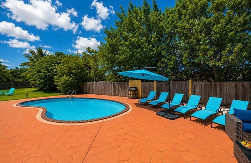 Ives Estates House | Miami Villa with Pool Near Hard Rock Stadium