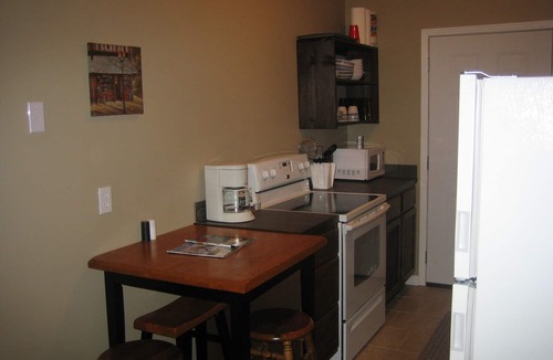 Groveoak Cabin | Mid-Lake Cozy Cottage w/lake and mountain views! Covered Boat Port w/Power.