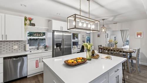 Middle River Terrace House | Middle Terrace Cottage by AvantStay