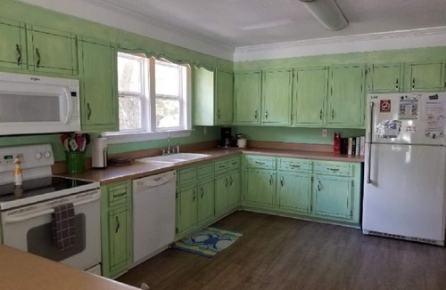 Gulf Shores Cottage | Minutes from beach with Bay view, pier, fenced yard & dog friendly!