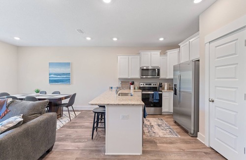 Pine Forest House | Minutes from white sand and blue seas! 3BR/2.5BA