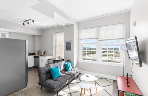 Civil Rights Historic District Apartment | Modern 1br - 2mins to DT + Wifi + Gym +mins to UAB