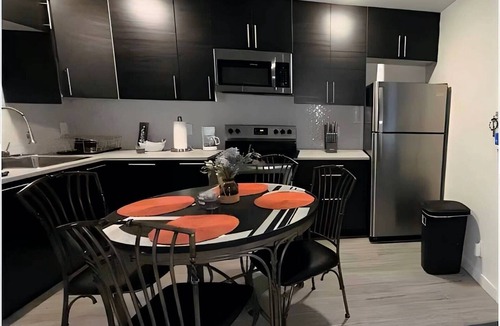 Middle River Terrace Cottage | Modern 1BR Retreat! Near Beach & Local Spots!