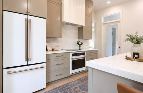 Chatawa House | Modern 2 bedroom cottage on 250 private acres with wood-fire hot tubs.